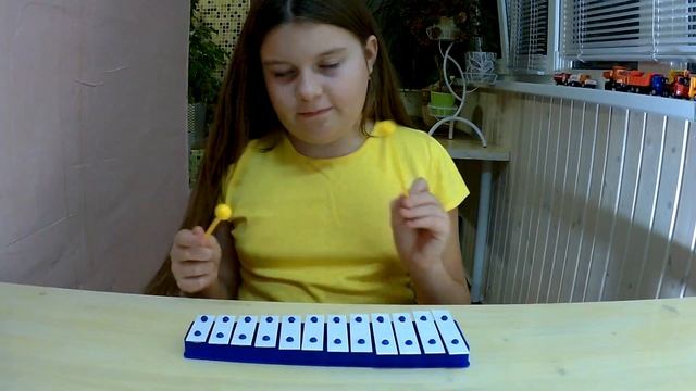 Умеют ли современные дети играть на металлофоне? смотреть онлайн