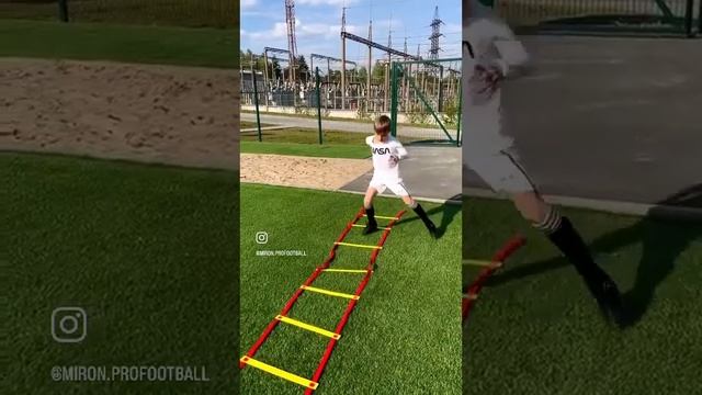 Упражнения на координационной лестнице. смотреть онлайн