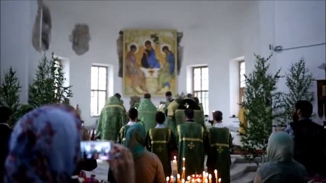 Праздник Святой Троицы в Троицком соборе смотреть онлайн