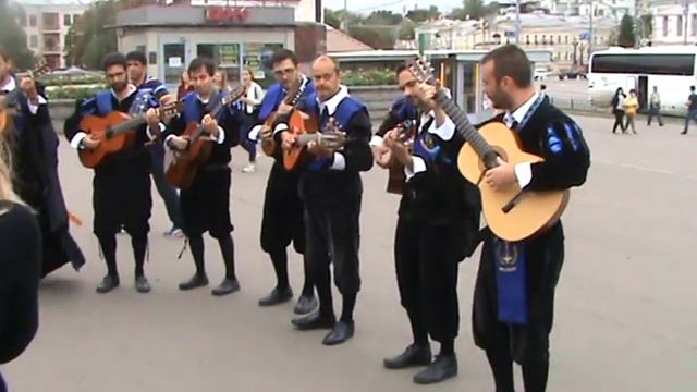 Испанцы поют в Москве смотреть онлайн