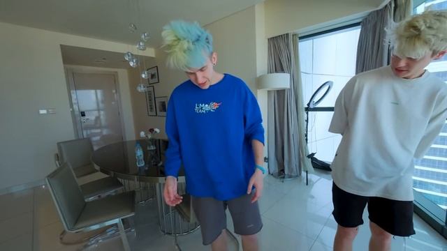 Моя ДЕВУШКА стала РЕБЕНКОМ на 24 часа смотреть онлайн