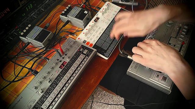 Acid House [] It's Houz Fear [] 303 Uno Drum TR 06 смотреть онлайн