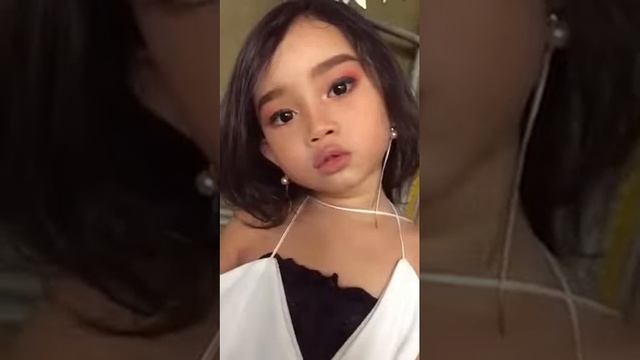 3-year old Black Pink Makeup смотреть онлайн