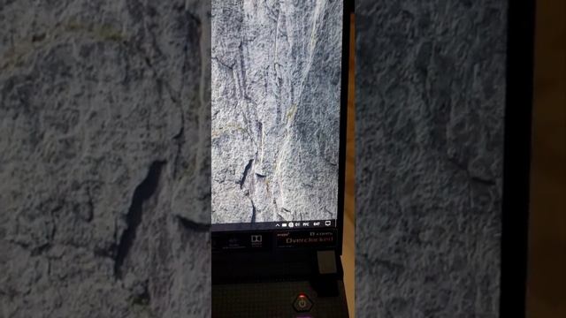 купил себе новый ноутбук.