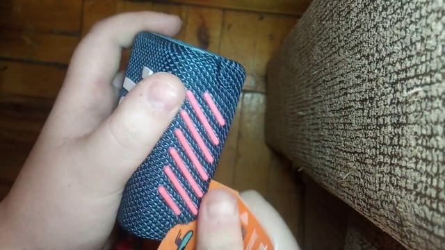 КАК СНЯТЬ КОЖУ С КОЛОНКИ JBL GO 3? смотреть онлайн