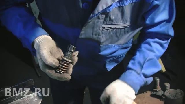 Дизель молот ДМ-240 Разборка, дефектовка топливного насоса смотреть онлайн