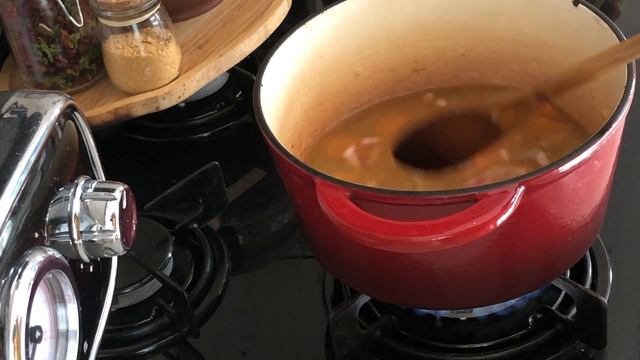 Soupe bavaroise aux pois cassés #суп#супы#гороховыйсуп#сосиски#бекон смотреть онлайн