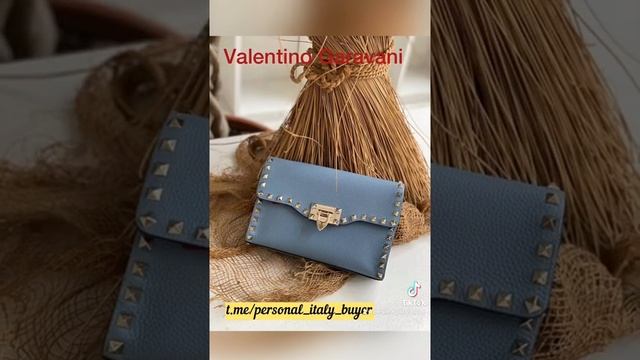Valentino Garavani outlet смотреть онлайн