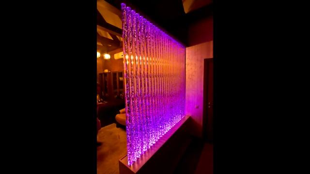 Пузырьковые колонны в интерьере HD video смотреть онлайн