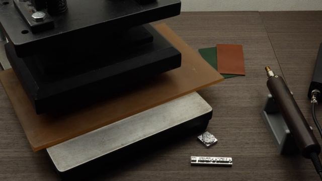 Установка клише без термопресса. Способ 2. Горячее тиснение на коже. Персонализация кожаных изделий