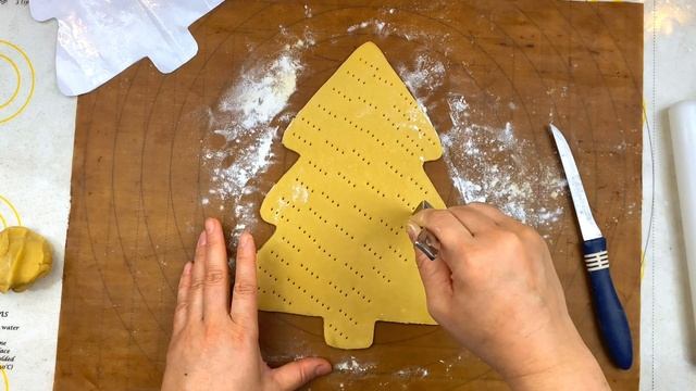 Торт "Ёлочка" из медовых коржей! Засахаренные свежие ягоды, для украшения торта! New Year Tree Cake смотреть онлайн