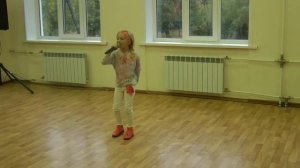 Ельшова Алиса. Муз. и сл. А.Петряшевой "Летаю в облаках"