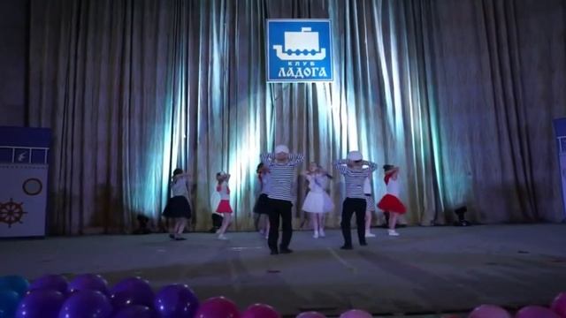 Студия хореографии "Весёлые ножки" поздравляет с Днём Победы. смотреть онлайн