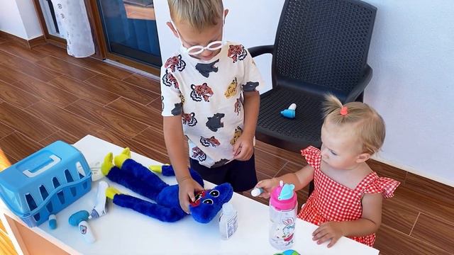 Хаги Ваги заболел, дети вызывали врача, игры в детском клубе смотреть онлайн