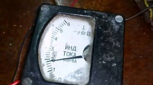 Подключение амперметра и вольтметра к ЗУ.  Connecting the ammeter and voltmeter to the charger.