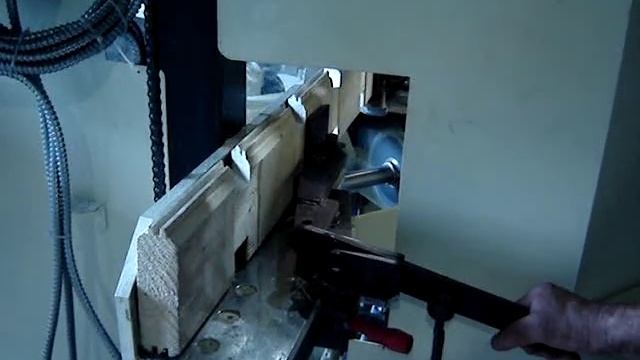 Копия видео "Чашкорезный станок Амбидекс. Видео цикла обработки двойного угла." смотреть онлайн