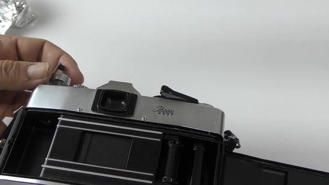 COME CARICARE UN RULLINO IN UNA MACCHINA FOTOGRAFICA. PELLICOLA 35mm смотреть онлайн