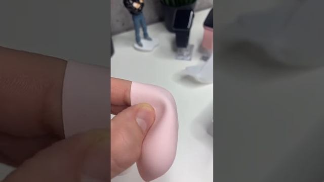 Как правильно одевать чехол на AirPods Pro смотреть онлайн