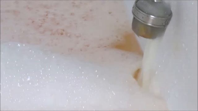 Christmas Cracker bubble bar from Lush Cosmetics смотреть онлайн