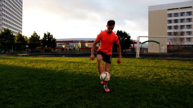 Футбольный фристайл. Видео урок по ATW / Football Freestyle . Video Lesson On ATW