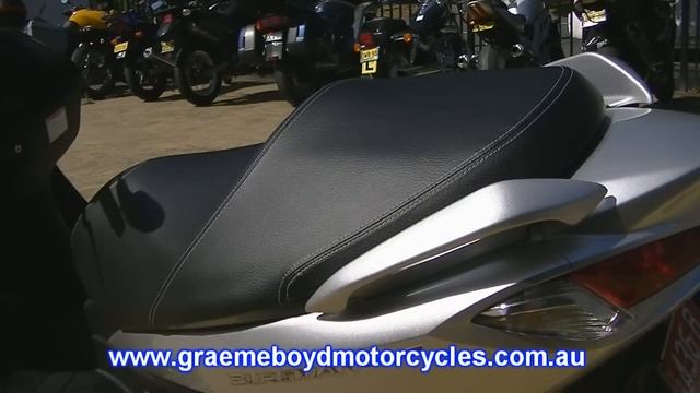 SUZUKI BURGMAN 200 overview and review (Australia) смотреть онлайн