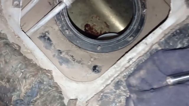 Как снять моторчик топливного насоса (бензонасоса) ваз 2114 #RAZNOBOY #ВАЗ2114 #какснять