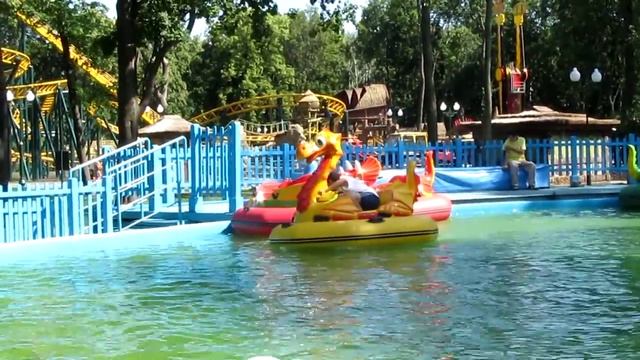 Аттракцион Лодочки Парк Горького Харьков Boats attraction Gorky Park Kharkov смотреть онлайн