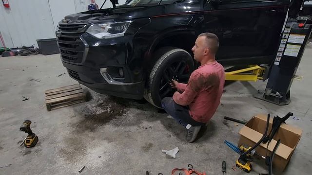 ЕДУ НА ПОМОЩЬ / СЕЛЬЧАНКА В АМЕРИКЕ смотреть онлайн