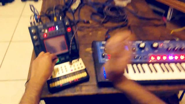 Korg Volca keys DEMO - Keep it up #Original song смотреть онлайн