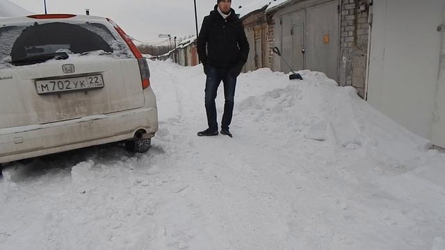 Гараж в ГСК "БОРОК". Пара снежных кадров и большие сугробы. смотреть онлайн