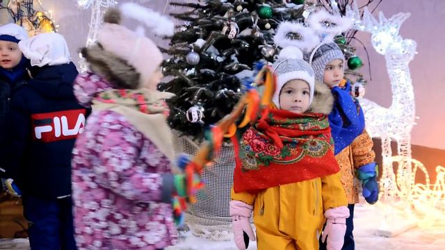 Щедрий вечір на подвір'ї NIDO смотреть онлайн