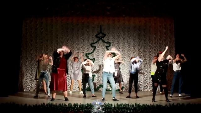 Хореографический ансамбль "Барыня" АУ "ДК Лунево" - "Про белые розы" смотреть онлайн