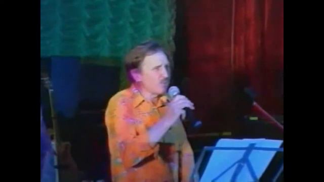 Джалиль. 1 мая какого-то тыща девятьсот лохматого года