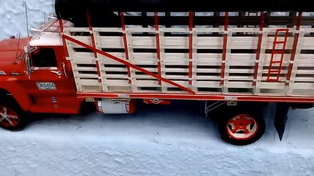 CAMIÓN FORD PIRAGUA A ESCALA 1:20 смотреть онлайн