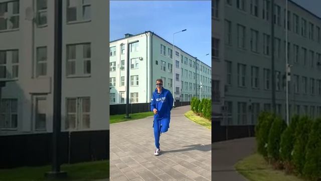 Танцуй Challenge ?? В крутых наушниках подпишись смотреть онлайн