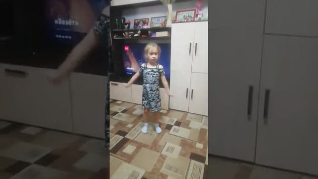 Слышишь кто-то идет смотреть онлайн