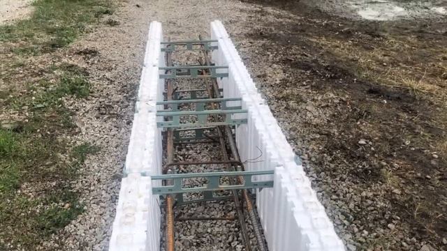 Фундамент в поселке Верхнее Дуброво (Свердловская область) с использованием несъемной опалубки смотреть онлайн