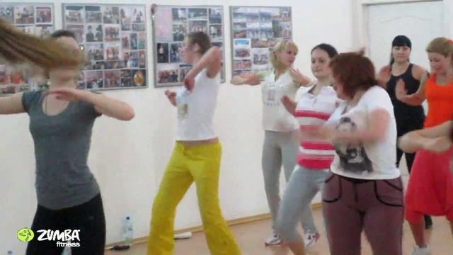 Zumba - сжигает калории, проста в изучении, зажигательна смотреть онлайн