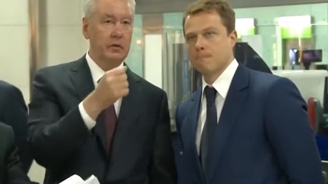Посещение станции метро и ТПУ Hong Kong -- Central смотреть онлайн