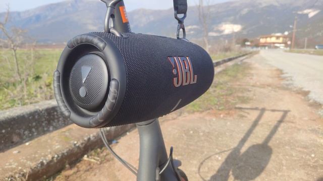 JBL XTREME 3 BASS TEST!! BIG WARPING ON LFM 70%✓✓™ смотреть онлайн