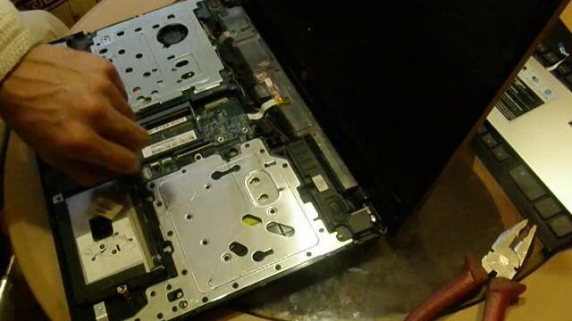Видеоинструкция по замене диска на ноутбуке HP Probook 4520s смотреть онлайн