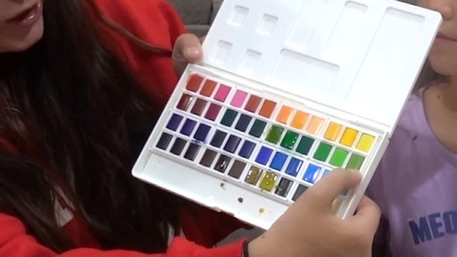 3 Color Paint Challenge With Watercolors! смотреть онлайн