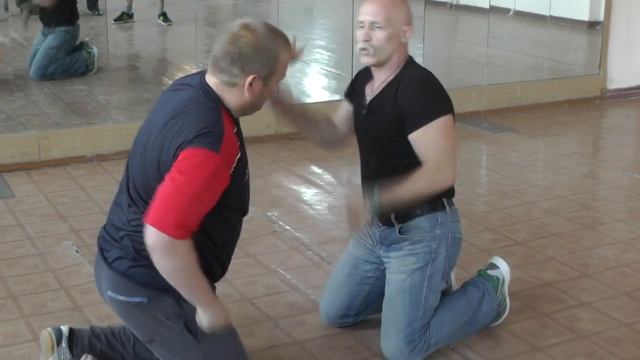 Упражнение ножевой бой на коленях смотреть онлайн