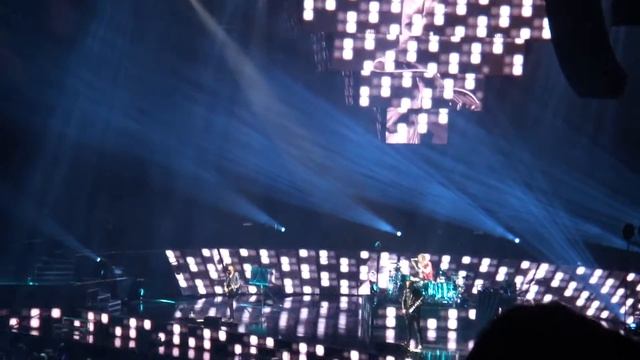 2013 Muse @ Oracle Arena - Supermassive Black Hole смотреть онлайн