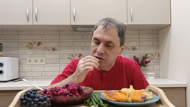 МУКБАНГ/ КОРДОН БЛЮ С ВЕТЧИНОЙ И СЫРОМ / КАРТОФЕЛЬ / ВИНЕГРЕТ смотреть онлайн