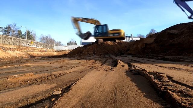 Таймлапс работы экскаватора САТ315 смотреть онлайн