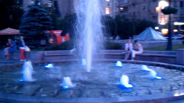 Киев. Майдан поющие фонтаны 21.05.2013 смотреть онлайн