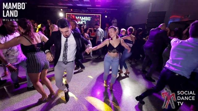 Riccardo Ambrosi de Magistris & Marina Mandarina - Salsa Social Dancing | Mamboland Milano 2019 смотреть онлайн