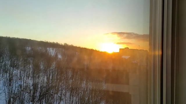 Солнце после Полярной ночи. Мурманск 19 января. смотреть онлайн