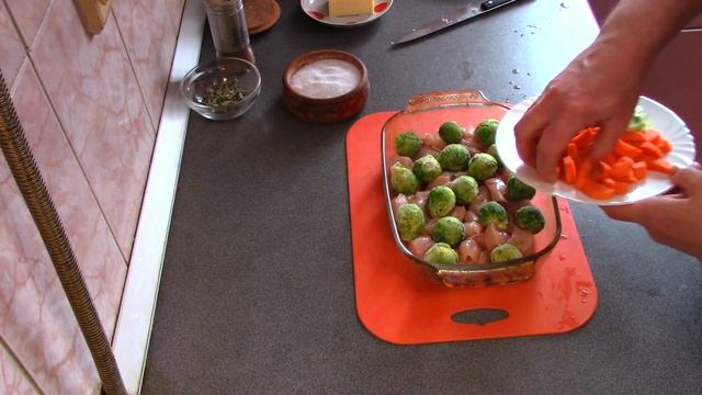 Курочка с Брюссельской капустой, очень вкусная и полезная запеканка на ужин или обед смотреть онлайн